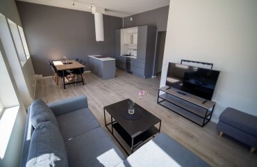 rorbu-arctic-booking-living-room-1