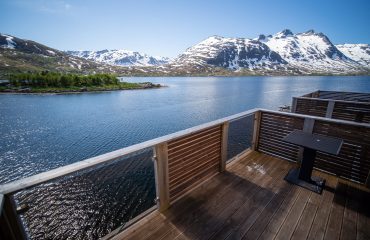 rorbu-arctic-booking-terrasse-1